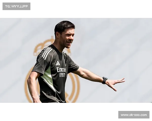 阿隆索打造高强度训练体系:亲自带队重塑皇马铁血基因 阿隆索打造高强度训练体系:亲自带队重塑皇马铁血基因